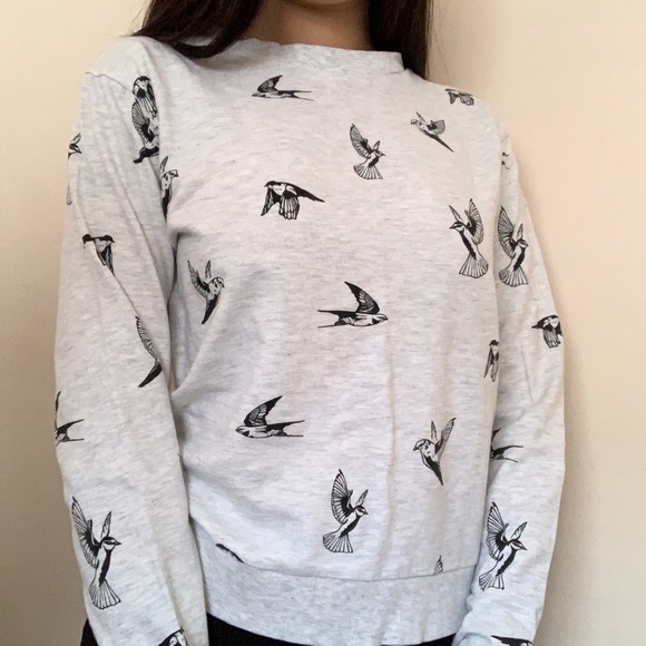 🦋2/$15🦋 Grey Long Sleeve Top - Picture 2 of 4